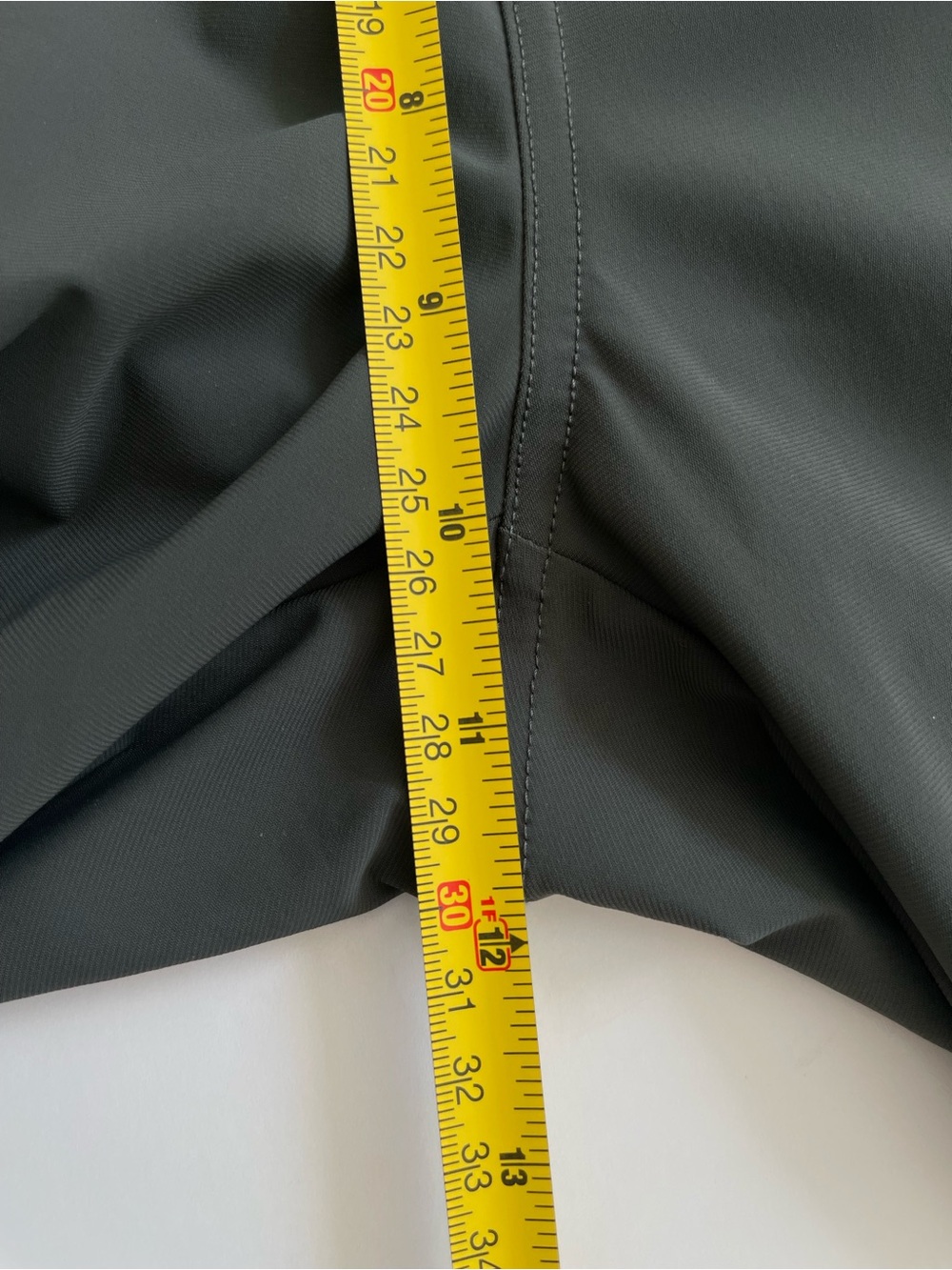 Vuori Miles Ankle Pants Grey Size M Athleisure Casual Work Out Walking Sporty - Picture 15 of 16